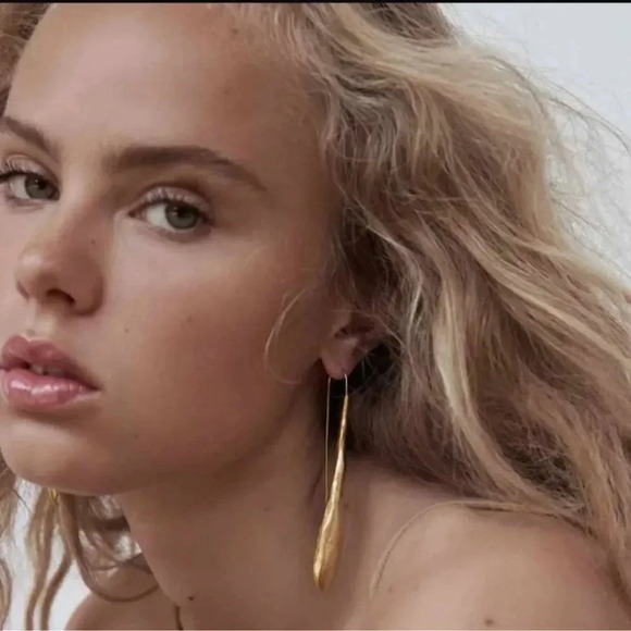 Zara Golden Drop Earrings